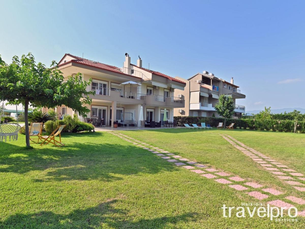 Villa Iris By Rentalspro Services - Agios Mamas Beach Exterior photo