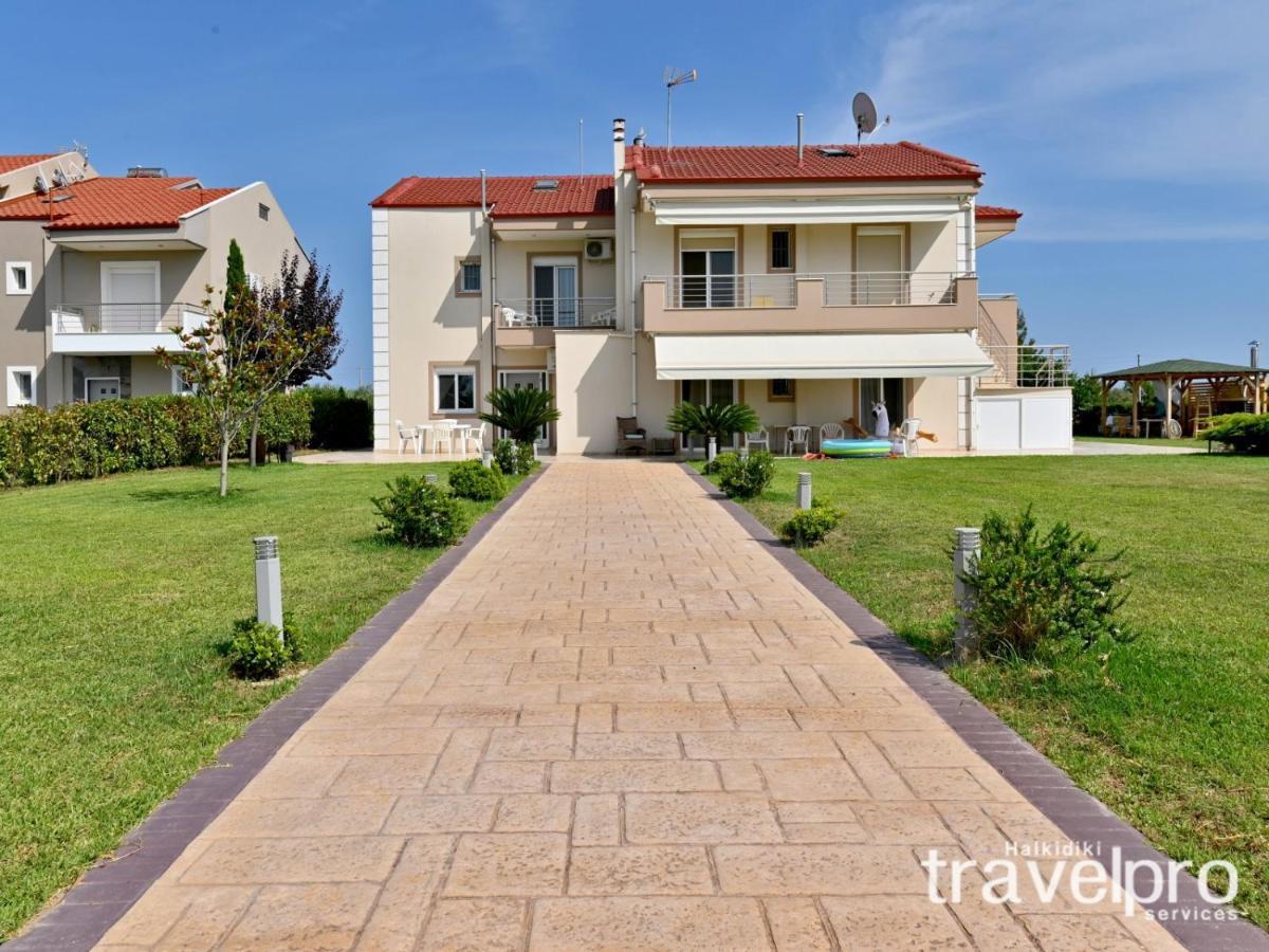 Villa Iris By Rentalspro Services - Agios Mamas Beach Exterior photo