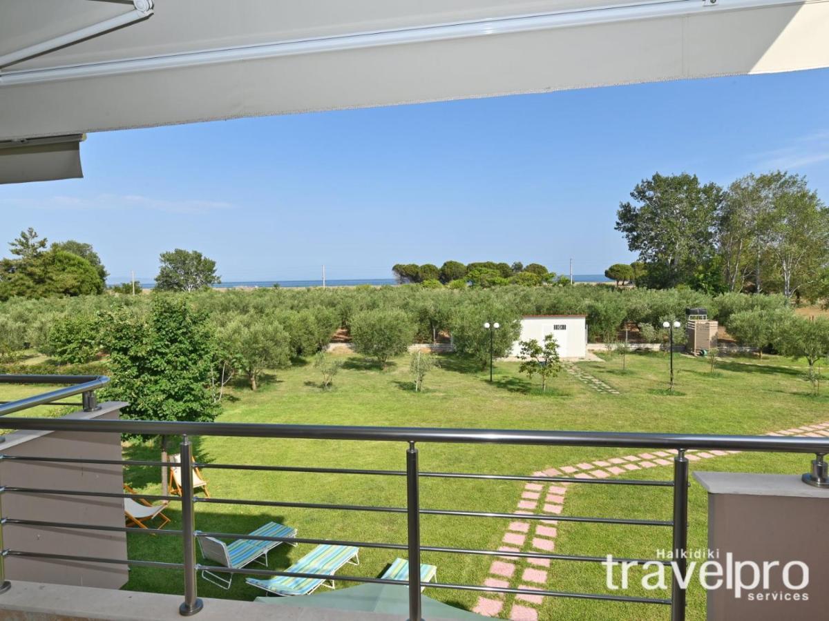 Villa Iris By Rentalspro Services - Agios Mamas Beach Exterior photo