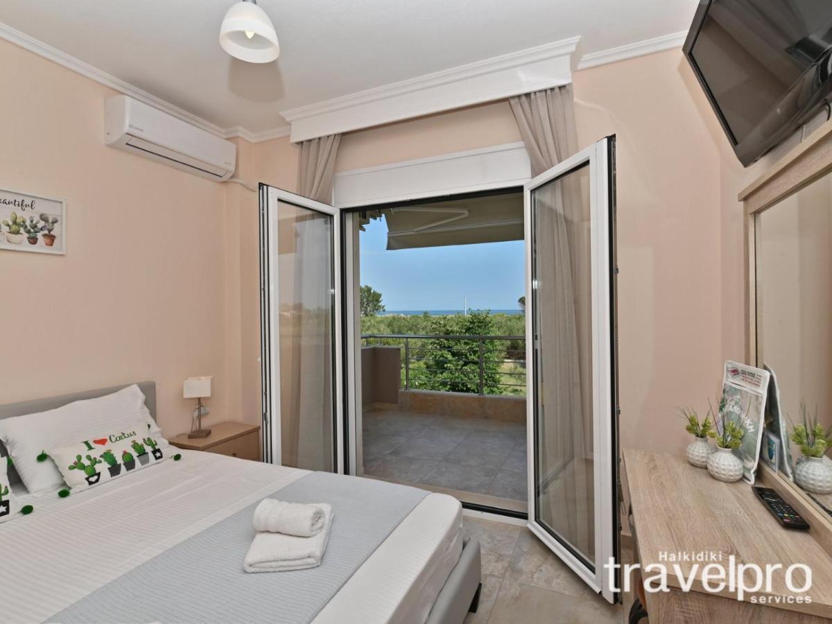 Villa Iris By Rentalspro Services - Agios Mamas Beach Exterior photo