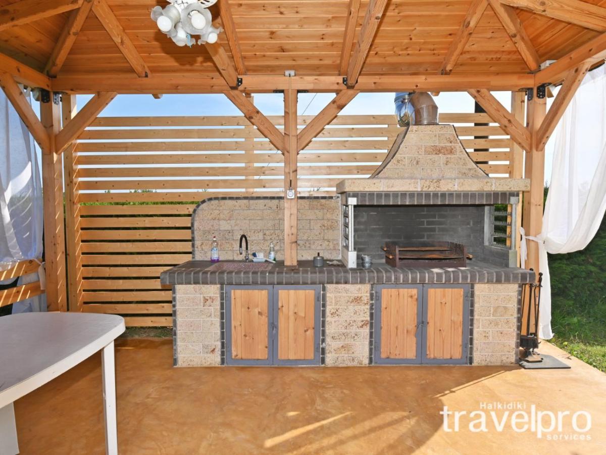 Villa Iris By Rentalspro Services - Agios Mamas Beach Exterior photo