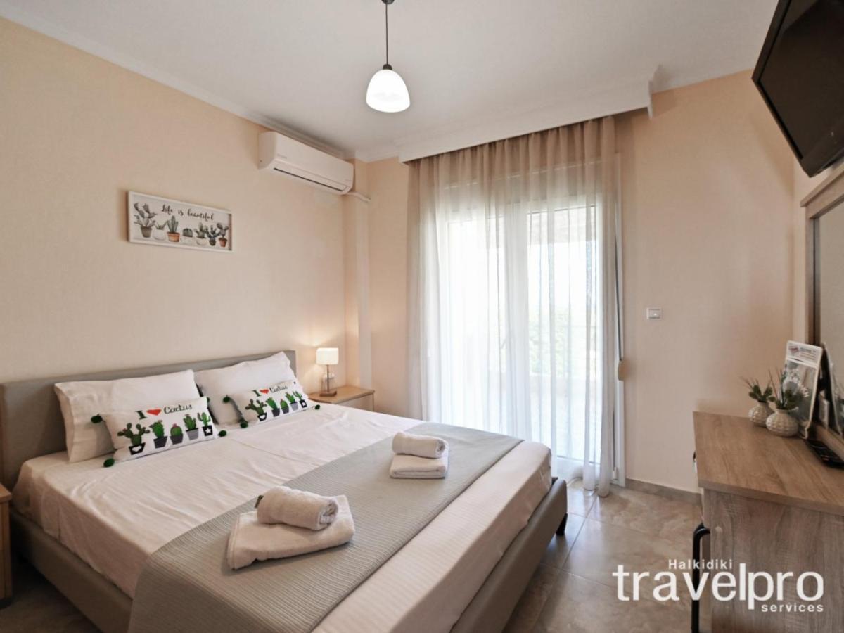 Villa Iris By Rentalspro Services - Agios Mamas Beach Exterior photo