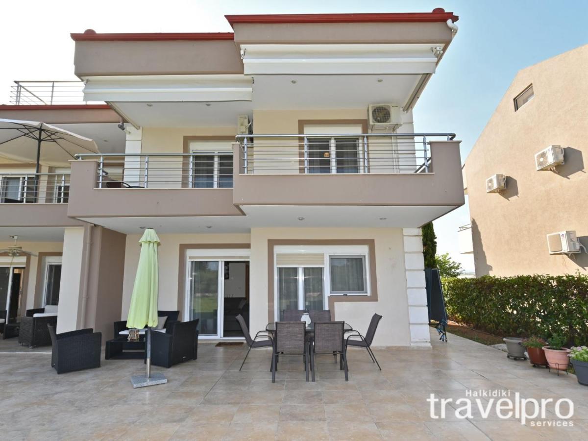 Villa Iris By Rentalspro Services - Agios Mamas Beach Exterior photo