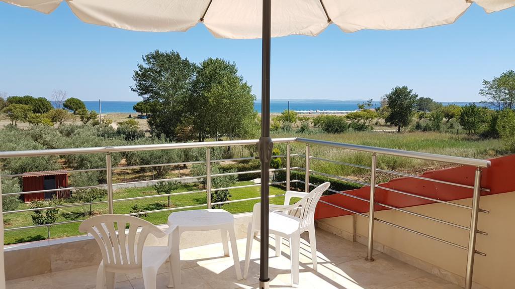 Villa Iris By Rentalspro Services - Agios Mamas Beach Exterior photo