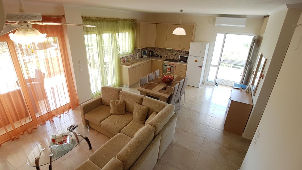 Villa Iris By Rentalspro Services - Agios Mamas Beach Exterior photo